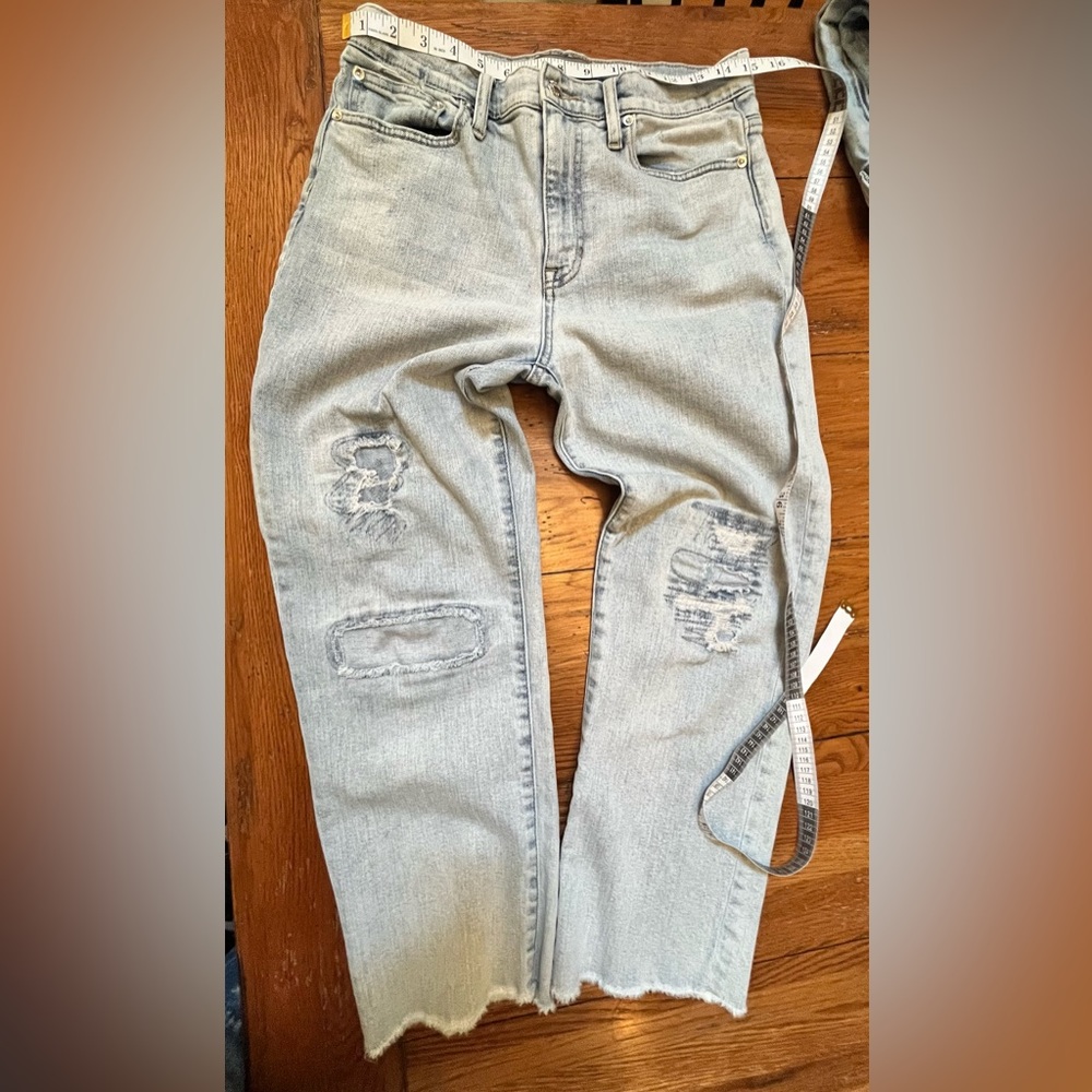 Point Sur Light Wash Distressed Jeans